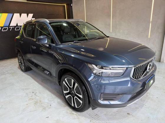 VOLVO XC40 1.5 T5 RECHARGE MOMENTUM GEARTRONIC